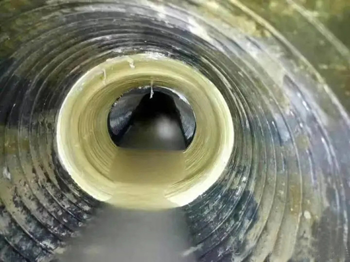 高台内衬修复法通常适用于哪些类型的断面管道